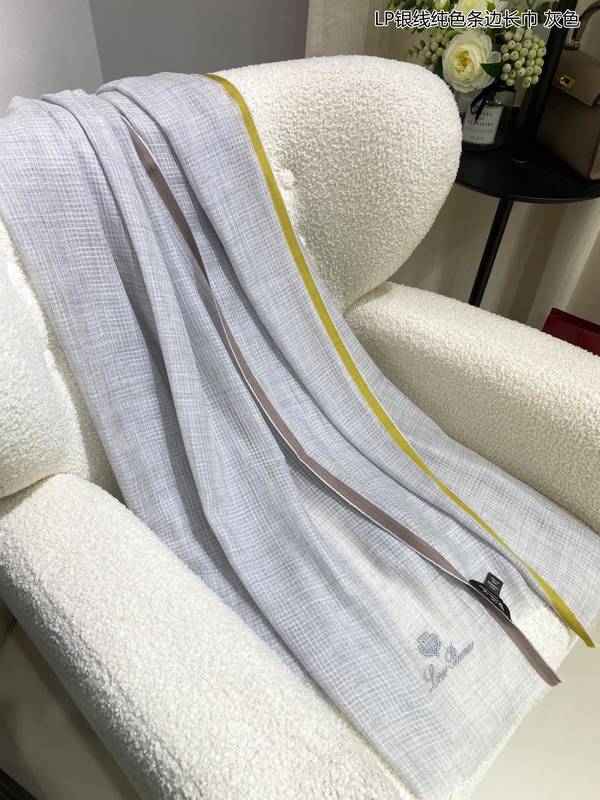 Loro Piana Scarf LPC00054 Loro Piana Scarf LPC00054